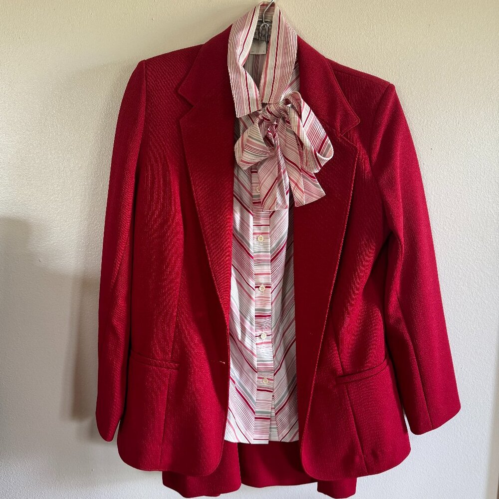 Vintage Business Suit Set w/ Skirt, Jacket, and Long Sleeve Button Down Blouse 2